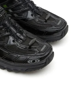 Sneakers><noscript><img data-lazyloaded=
