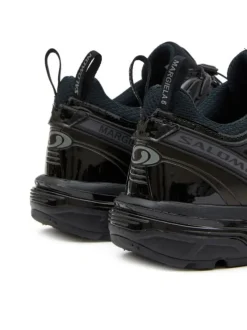 Sneakers><noscript><img data-lazyloaded=