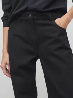Jeans><noscript><img data-lazyloaded=