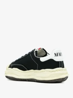 Sneakers | Sneakers><noscript><img data-lazyloaded=