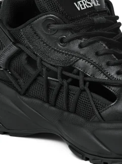 Sneakers><noscript><img data-lazyloaded=