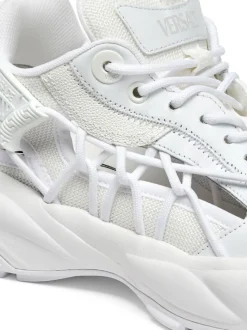 Sneakers><noscript><img data-lazyloaded=