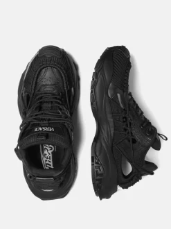 Sneakers><noscript><img data-lazyloaded=