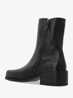 Boots><noscript><img data-lazyloaded=