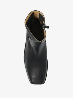 Boots><noscript><img data-lazyloaded=