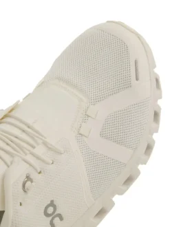 Sneakers><noscript><img data-lazyloaded=