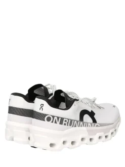 Sneakers><noscript><img data-lazyloaded=