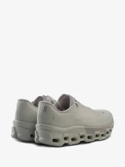 Sneakers><noscript><img data-lazyloaded=