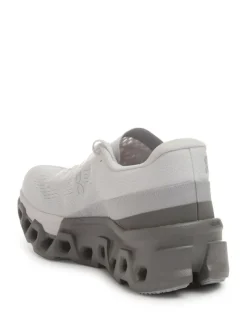 Sneakers><noscript><img data-lazyloaded=