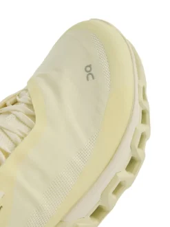 Sneakers><noscript><img data-lazyloaded=