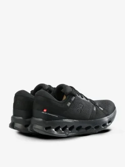 Sneakers><noscript><img data-lazyloaded=
