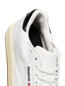 Sneakers><noscript><img data-lazyloaded=