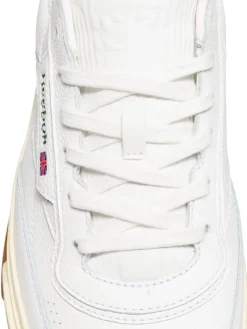 Sneakers><noscript><img data-lazyloaded=
