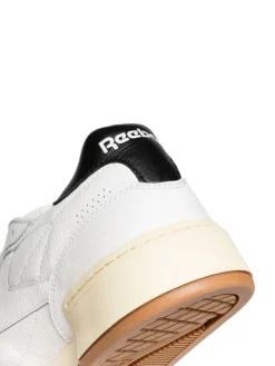 Sneakers><noscript><img data-lazyloaded=