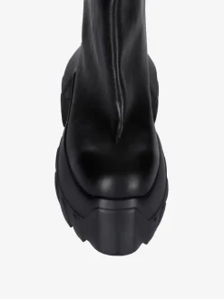 Boots><noscript><img data-lazyloaded=