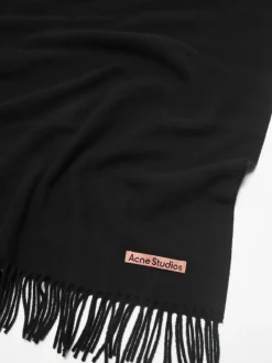 Scarves | Scarves><noscript><img data-lazyloaded=