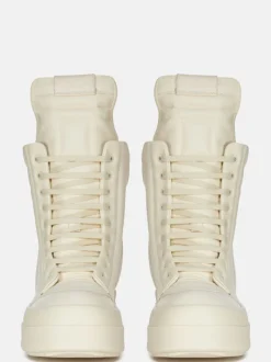 Sneakers><noscript><img data-lazyloaded=