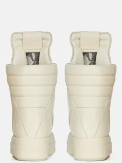 Sneakers><noscript><img data-lazyloaded=