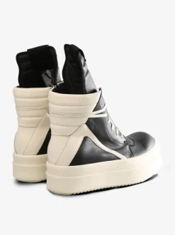 Sneakers><noscript><img data-lazyloaded=