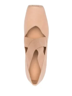Heels><noscript><img data-lazyloaded=