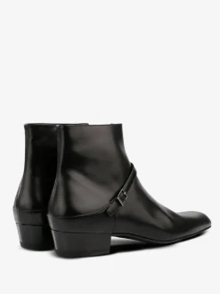Boots><noscript><img data-lazyloaded=