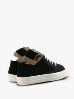 Sneakers><noscript><img data-lazyloaded=