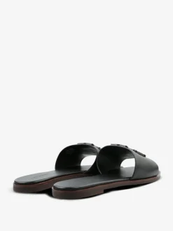 Sandals><noscript><img data-lazyloaded=