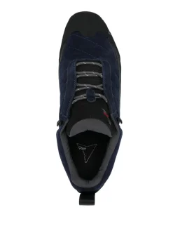 Sneakers><noscript><img data-lazyloaded=