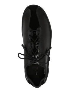 Sneakers><noscript><img data-lazyloaded=