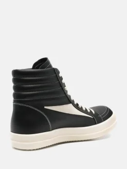 Sneakers><noscript><img data-lazyloaded=