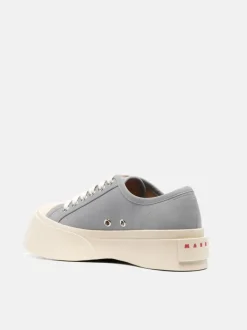 Sneakers><noscript><img data-lazyloaded=