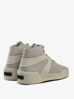 Sneakers><noscript><img data-lazyloaded=
