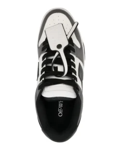 Sneakers><noscript><img data-lazyloaded=