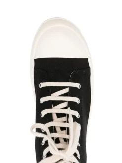 Sneakers><noscript><img data-lazyloaded=