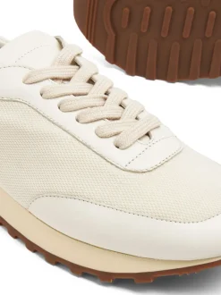Sneakers><noscript><img data-lazyloaded=