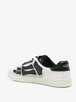Sneakers><noscript><img data-lazyloaded=