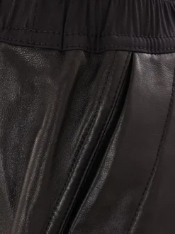 Shorts><noscript><img data-lazyloaded=