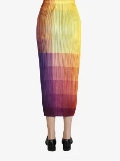 Skirts><noscript><img data-lazyloaded=