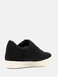 Sneakers><noscript><img data-lazyloaded=