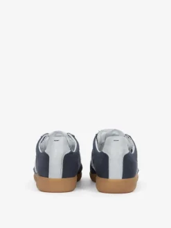 Sneakers><noscript><img data-lazyloaded=