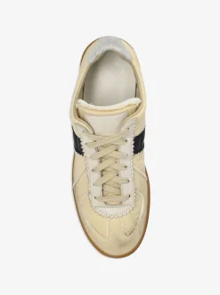 Sneakers><noscript><img data-lazyloaded=
