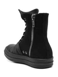 Sneakers><noscript><img data-lazyloaded=