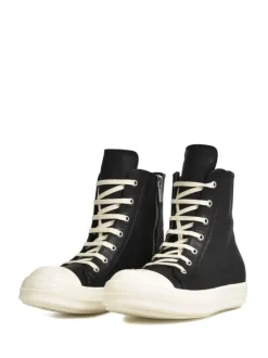 Sneakers><noscript><img data-lazyloaded=