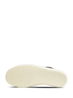 Sneakers><noscript><img data-lazyloaded=