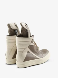 Sneakers><noscript><img data-lazyloaded=