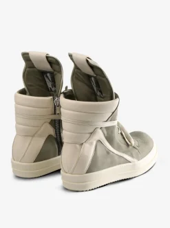 Sneakers><noscript><img data-lazyloaded=