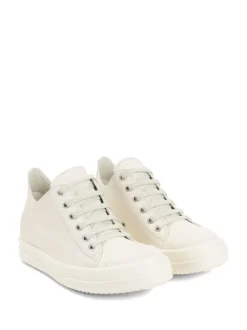 Sneakers><noscript><img data-lazyloaded=