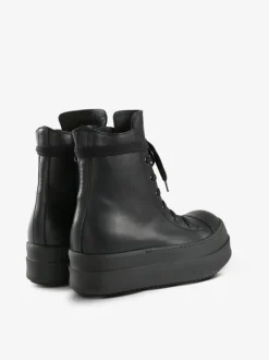 Sneakers><noscript><img data-lazyloaded=