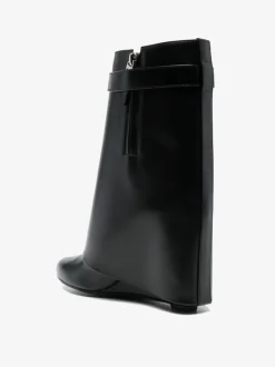 Boots><noscript><img data-lazyloaded=