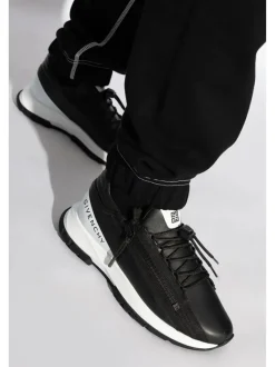 Sneakers><noscript><img data-lazyloaded=